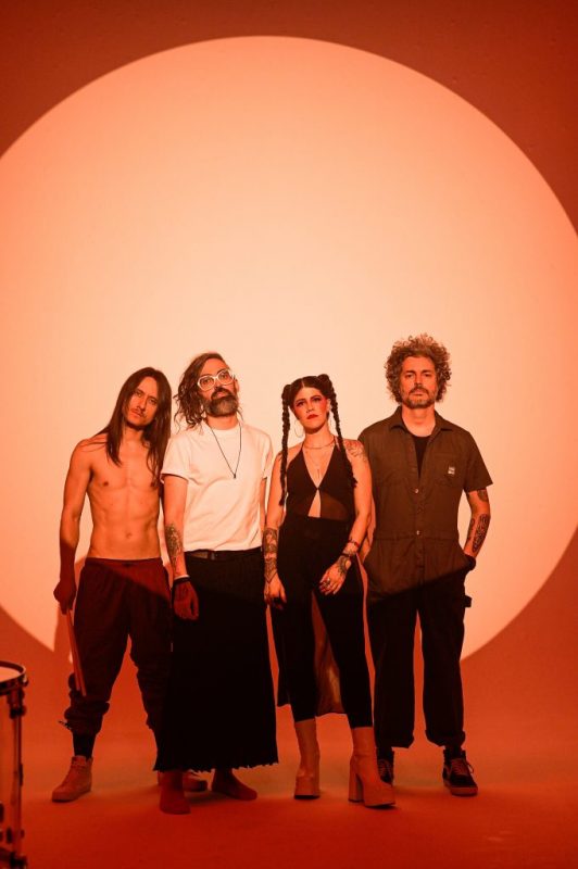 Supercombo lança single "Aos Poucos" - Laboratório Pop