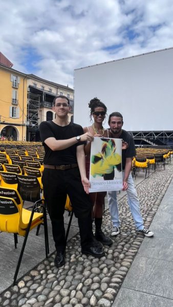 Leonardo Martinelli, a atriz Ayla Gabriela e o produtor Rafael Teixeira em Locarno