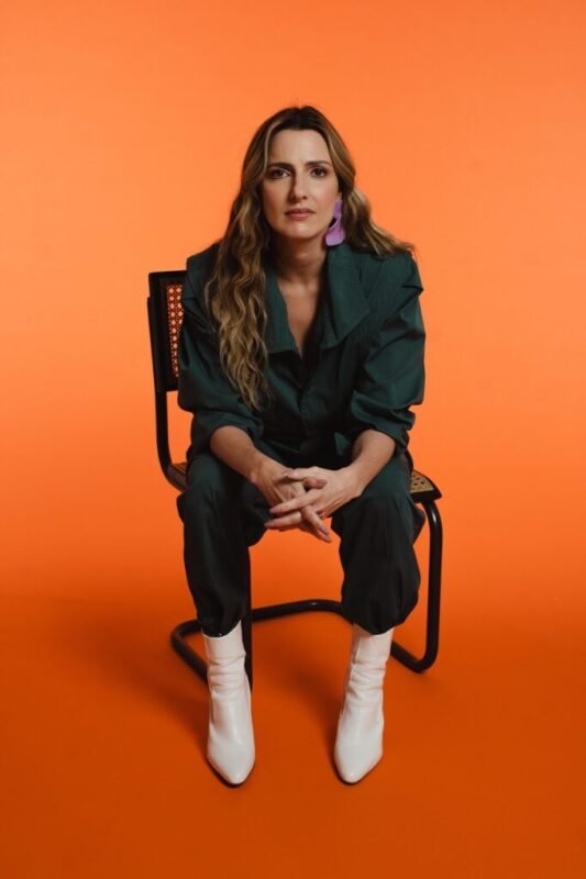 Anna Ratto leva o show “Contato imediato” para São Paulo - Laboratório Pop